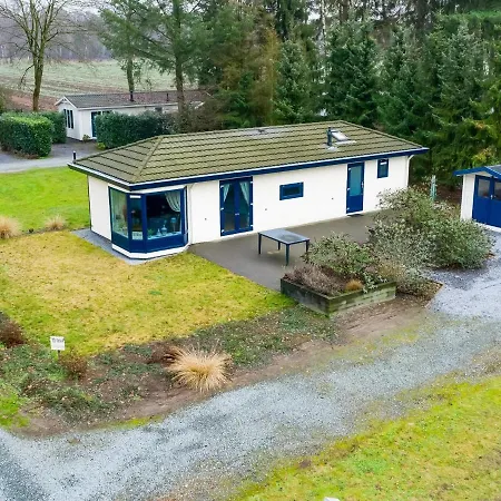 Quaint Holiday In With Garden Shed *