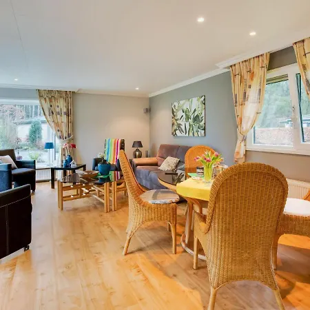 Quaint Holiday In With Garden Shed * Vorden